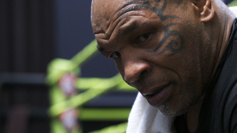 Mike Tyson giver koldblodigt svar til Jake Paul, der forsøger at overtage boksetronen