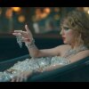 Taylor Swift - Look What You Made Me Do - Taylor Swift smider sit gamle jeg i graven og slår millioner af fluer med et smæk, i sin nye musikvideo