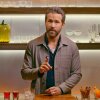 A few thoughts on Pumpkin Spice Season - Ryan Reynolds serverer langemand til pumpkin spice-sæsonen med flabet reklame