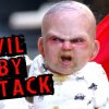 Devil Baby Attack - PRANK: Djævlebarn skræmmer livet af folk