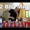 Eating 22 Big Macs in One Sitting! - Det her er madporno: Se hvor hurtigt denne model spiser 22 Big Macs