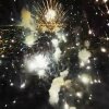 Fireworks filmed with a drone - Sådan ser det ud når en drone tager en flyvetur igennem et fyrværkerihav