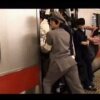 Japanese train station during rush hour - Bizarre videoer fra den store verden
