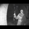 This creepy clown was captured on a doorstep video doorbell - Se den skræmmende video: Dørtelefon fanger dræber-klovn på kamera