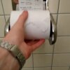 Japanese toilet paper holder. - Japansk designer har skabt en toiletrulleholder, du ikke vidste, du manglede