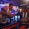 Taze The Tender - Speedopening - Bartender åbner øl, mens han får stød i armene