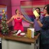 How To Make A Shrimp Christmas Tree with Jackie Gordon Singing Chef - Julemad: 8 underlige retter, folk rundt omkring i verden spiser til jul 