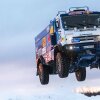 Russian Kamaz Truck Sends a Snow Jump - Sådan får du en 10 ton tung lastbil til at flyve på den sejest mulige måde