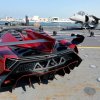 Lamborghini fører sig frem på hangarskib
