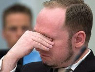 Den norske massemorder Anders Breivik forlanger en PS3 - ellers går han i sultestrejke