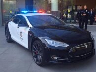 Los Angeles politi får Tesla P85D