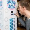 SWNS - En ægte "cockblocker": Her er kondomautomaten der stopper dit knald