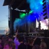 M! på festival i Nordsjælland: Rosévin og pastelfarvede skjorter med opsmøg