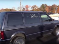 Denne familiebil tørrer røv i muskelbiler
