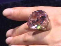 Verdens dyreste diamant er blevet solgt: Så vanvittigt meget kostede den