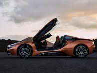 BMW løfter sløret for I8 Roadster