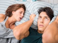 Snorker din kæreste? Her er 5 tips til hvordan du kan stoppe det