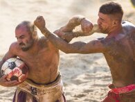 Den ultimative mandesport: Fodbold møder MMA i sportsgrenen Calcio Storico
