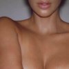 Kim Kardashian smider tøjet igen - igen