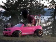 Amerikansk makker har bygget rigtig motor i en barbie bil!