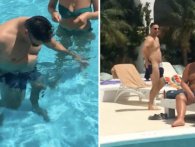 Vennegruppe pranker deres ven ved at give ham opløselige badebukser på i poolen