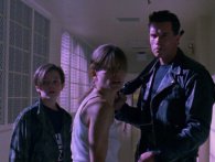 Schwarzenegger deler første Terminator-genforening med Linda Hamilton siden 1991