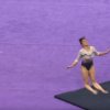 Gymnast brækker begge ben og knæene går af led i uheldig opvisning