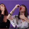Pornostjerner viser 'almindelige' piger, hvordan man spiser en 'is' 