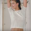 Se Nina Agdal danse rundt uden BH i ny reklamefilm