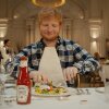 Heinz - Ed Sheeran forklarer om sin ketchup reklameidé i en ketchup reklame