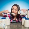 Kvinde inhalerer 2,5 kg mayonnaise på 3 minutter