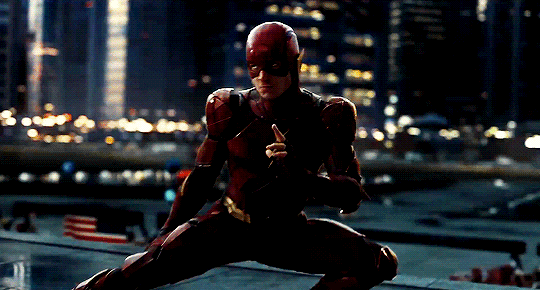 Michael Keaton i dialog om at vende tilbage som Batman i The Flash-solofilmen