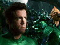 Ryan Reynolds tager pis på Green Lantern og laver sit eget Reynolds Cut