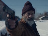 Mel Gibson spiller en fordrukken julemand i første trailer til Fatman 