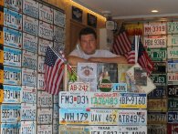 40-årige Lasse har en kæmpe samling af amerikanske nummerplader