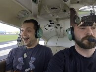 Prank: Mand med nyerhvervet pilotlicens tager sin intetanende makker med på flyvetur