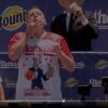 76 hotdogs på 10 minutter: Joey Chestnut har slået ny æde-verdensrekord