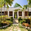 Foto: Airbnb - License to Chill: Nu kan du bo i luksus-villaen, hvor James Bond blev født