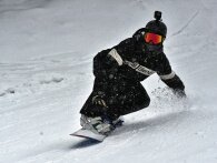 Snowboarder sekunder fra at miste livet: Men opdagede det først, da han så sin video bagefter