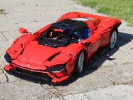 LEGO Ferrari Daytona SP3 er et sanseberusende tidsfordriv