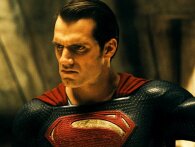 Henry Cavill bekræfter endeligt, at han vender tilbage som Superman