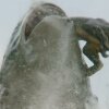 Megalodon vs. T-Rex - Foto: Warner Bros. - Kæmpehaj mod fortidsdinosaurer: Se første trailer til Meg 2