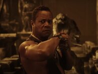 Cuba Gooding Jr. går i krig mod ærkeenglen Michael i første trailer til gakket actionfilm