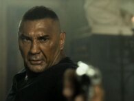 Dave Bautista har sat en døds-dusør på sig selv i ny hæsblæsende trailer til The Killer's Game