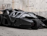  Nu kan du få fingrene i en ægte Batman Tumbler - men den koster over 20 millioner kroner