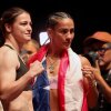 Dallas, Texas - 14. november 2024: Katie Taylor (v) og Amanda Serrano (h) ved vejningen til Jake Paul vs. Mike Tyson live på Netflix. - Drama i Dallas: Katie Taylor forsvarer titlen mod Amanda Serrano i kontroversiel rematch