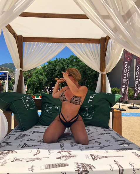 Instagram: sasjazell
