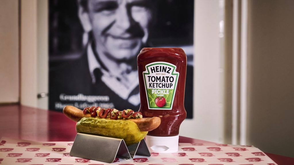 Heinz og Harry’s Place lancerer ‘Pickle Dog’ – hotdoggen, du ikke vidste, du manglede