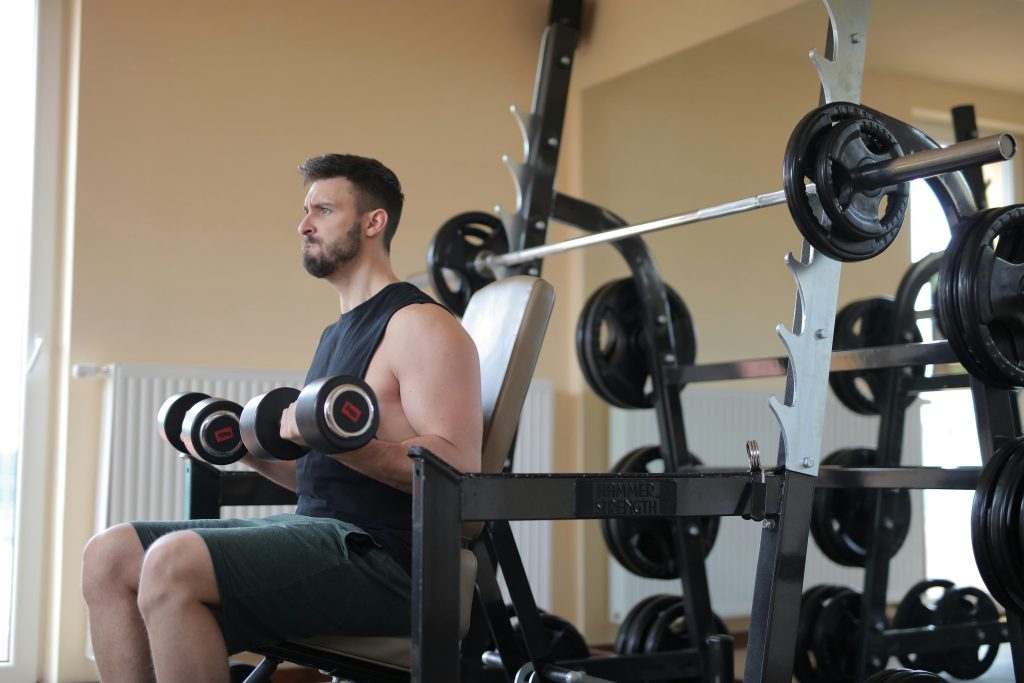 Florida-mand smadrer verdensrekord i dumbbell rows på 60 sekunder