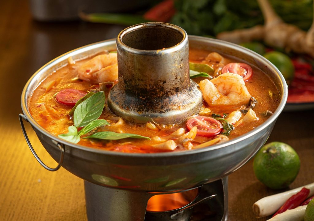 Teenagere skal betale over 2 millioner kroner for at have tisset i suppe i kinesisk restaurant